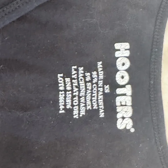 Hooters Black Tank Top - Picture 2 of 3